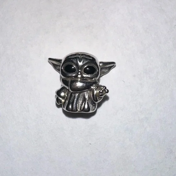 Pandora Star Wars™ Grogu™ Baby Yoda Charm - Picture 1 of 3